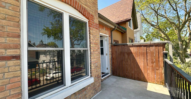 Upper-123 Lindsey Avenue, Toronto, ON, M6H 1E5 - 2