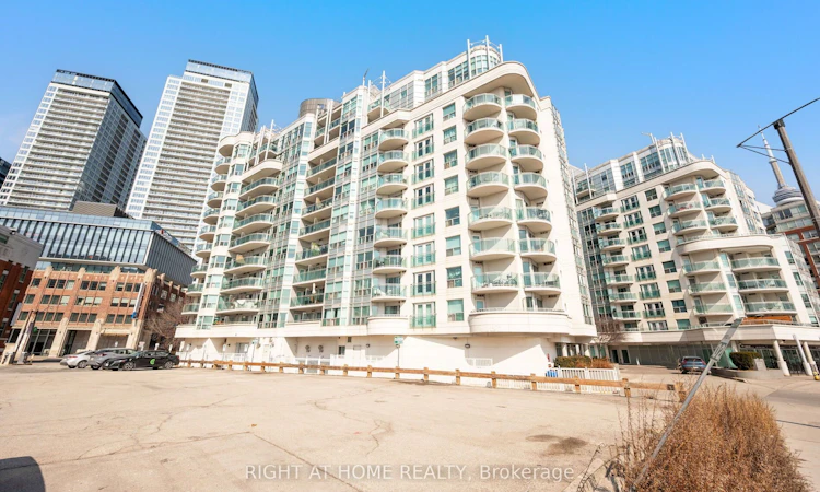 219-600 Queens Quay