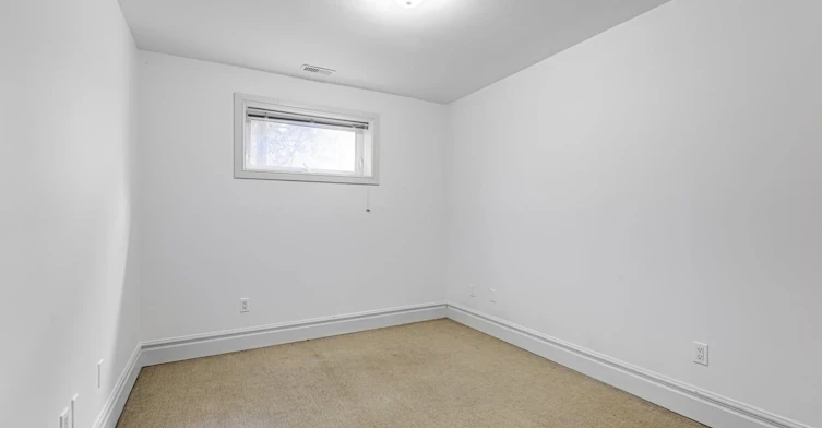 Basement 2-22 Roberta Drive, Toronto, ON, M6A 2J5 - 5