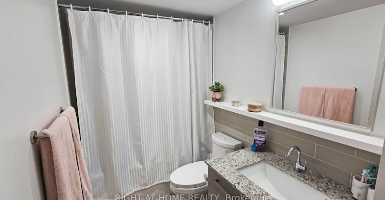 101-118 Varna Drive, Toronto, ON, M6A 1N3 - 11
