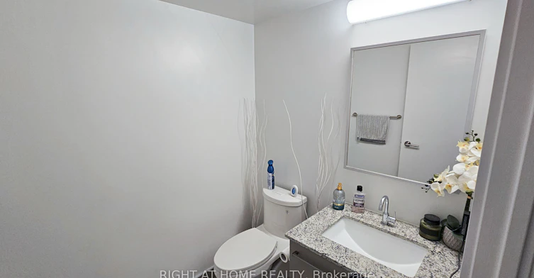 101-118 Varna Drive, Toronto, ON, M6A 1N3 - 9