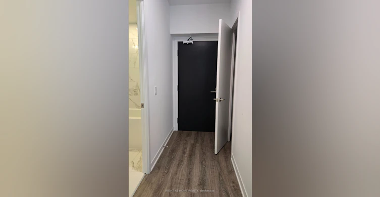 1011-180 Front Street E, Toronto, ON, M5A 0A9 - 5