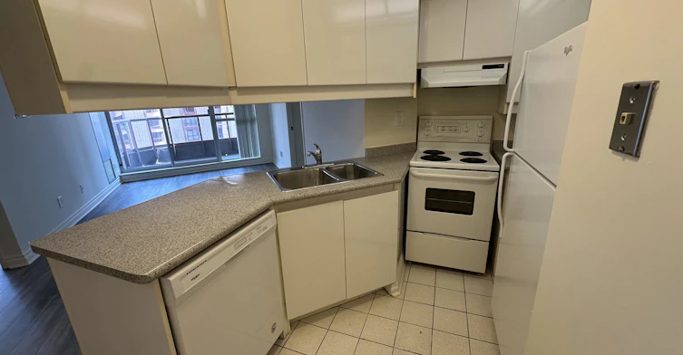1503-736 Bay Street, Toronto, ON, M5G 2M4 - 3