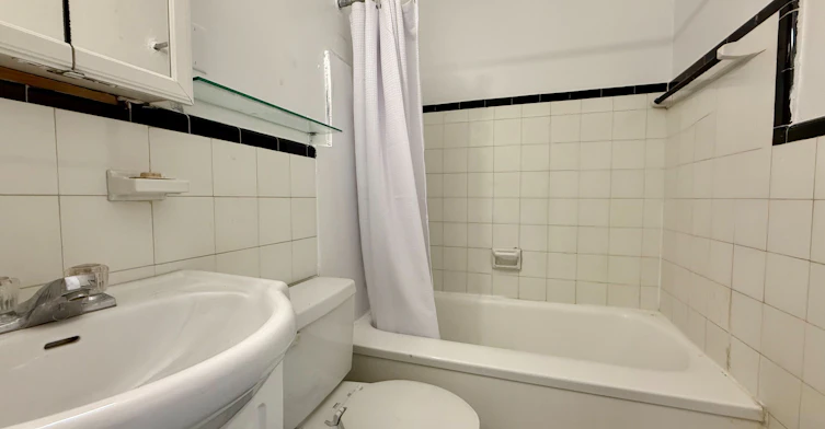 311-2770 Yonge Street, Toronto, ON, M4N 2J3 - 5