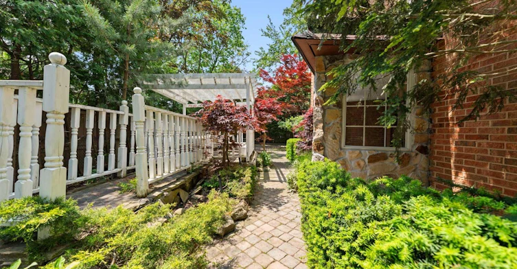 23 Brandy Court, Toronto, ON, M3B 3C6 - 9