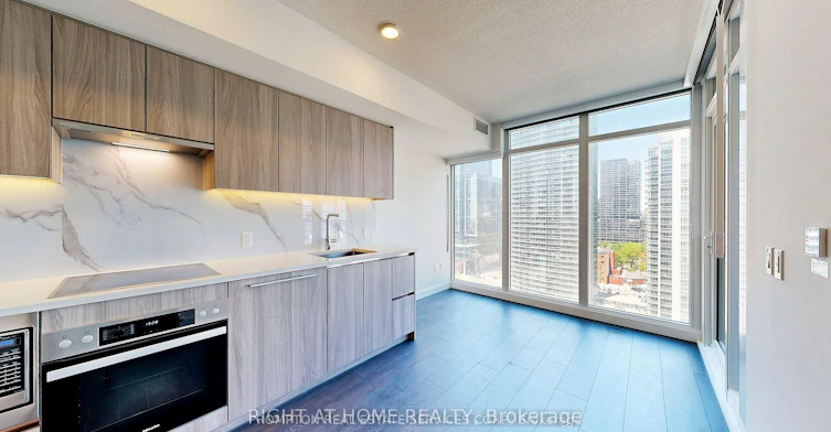 2815-1 Concord Cityplace Way, Toronto, ON, M5V 0X3 - 8