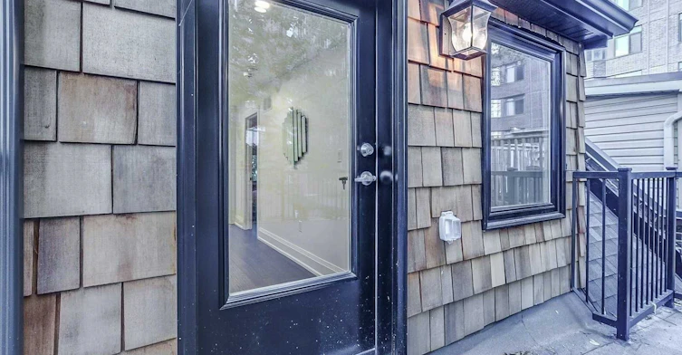 Upper-186 Mutual Street, Toronto, ON, M5B 2B3 - 2