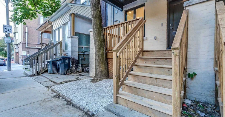 Upper-186 Mutual Street, Toronto, ON, M5B 2B3