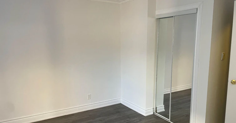102-676 Mount Pleasant Road, Toronto, ON, M4S 2N3 - 2