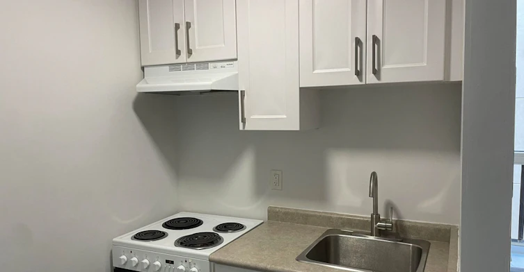 102-676 Mount Pleasant Road, Toronto, ON, M4S 2N3 - 4