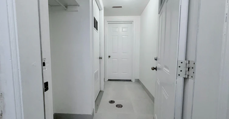 Lower-403 Winona Drive, Toronto, ON, M6C 3T4 - 2