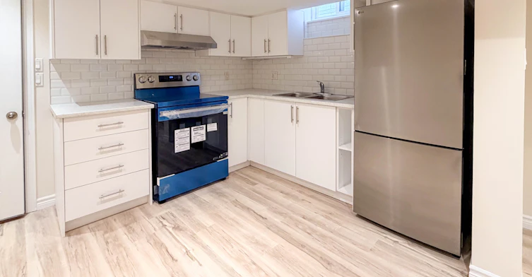 Lower-403 Winona Drive, Toronto, ON, M6C 3T4 - 7