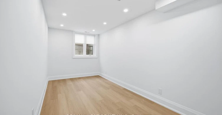 Lower-390 Saint Clarens Avenue, Toronto, ON, M6H 3W3 - 6