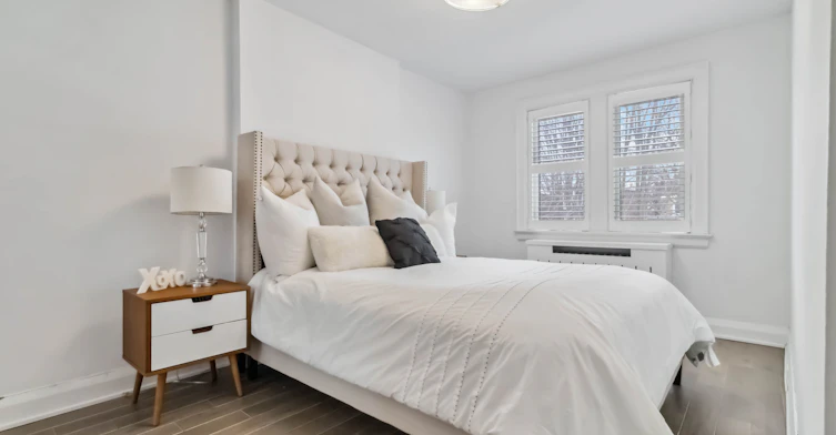 326 St Germain Avenue, Toronto, ON, M5M 1W3 - 19