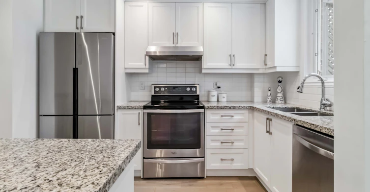 326 St Germain Avenue, Toronto, ON, M5M 1W3 - 16