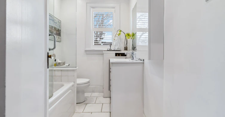 326 St Germain Avenue, Toronto, ON, M5M 1W3 - 24