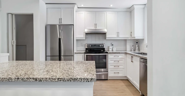 326 St Germain Avenue, Toronto, ON, M5M 1W3 - 14