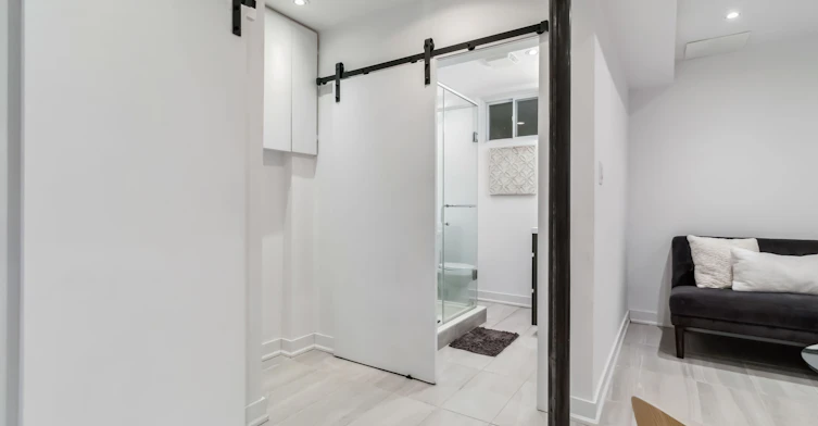 326 St Germain Avenue, Toronto, ON, M5M 1W3 - 29