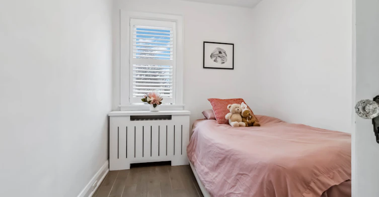 326 St Germain Avenue, Toronto, ON, M5M 1W3 - 23