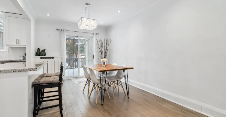 326 St Germain Avenue, Toronto, ON, M5M 1W3 - 10
