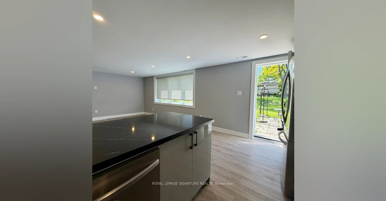Lower-61 Anewen Drive, Toronto, ON, M4A 1R9 - 7