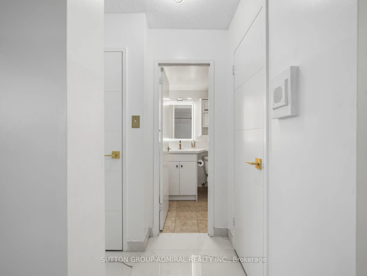 G8-5 Parkway Forest Drive, Toronto, ON, M2J 1L2 - 18