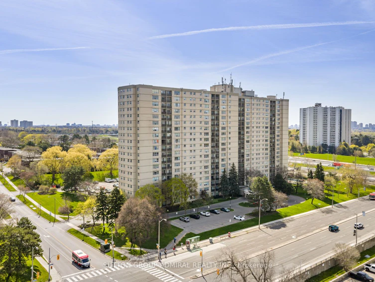 G8-5 Parkway Forest Drive, Toronto, ON, M2J 1L2 - 29