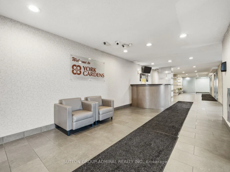 G8-5 Parkway Forest Drive, Toronto, ON, M2J 1L2 - 25