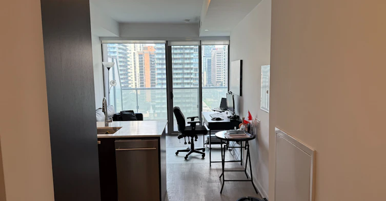 1320-57 St Joseph Street, Toronto, ON, M5S 0C5 - 4