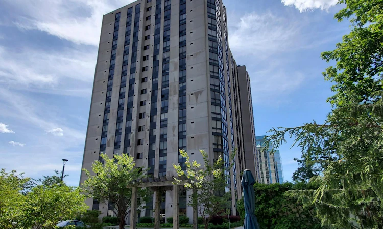 1208-5 Kenneth Avenue