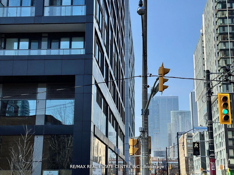 1925A-70 Princess Street, Toronto, ON, M5A 0X6 - 4