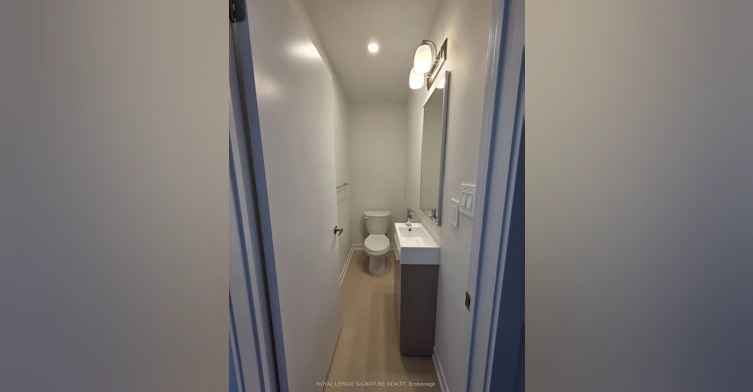 28 Green Gardens Boulevard, Toronto, ON, M6A 0E7 - 9