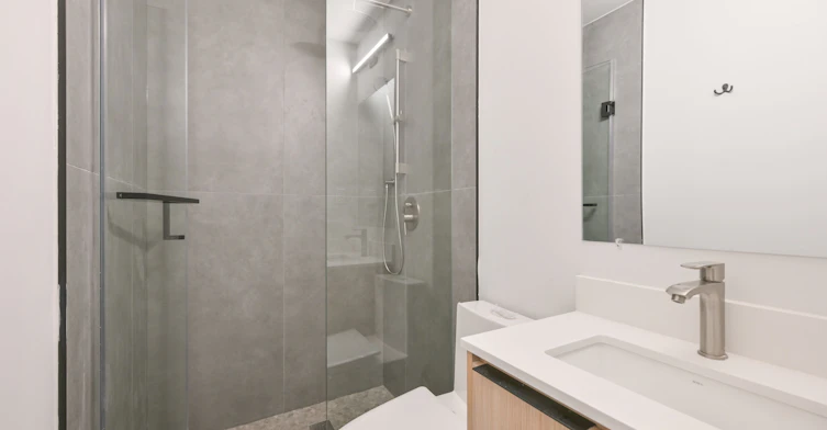 Lower-997 Dufferin Street, Toronto, ON, M6H 4B2 - 12