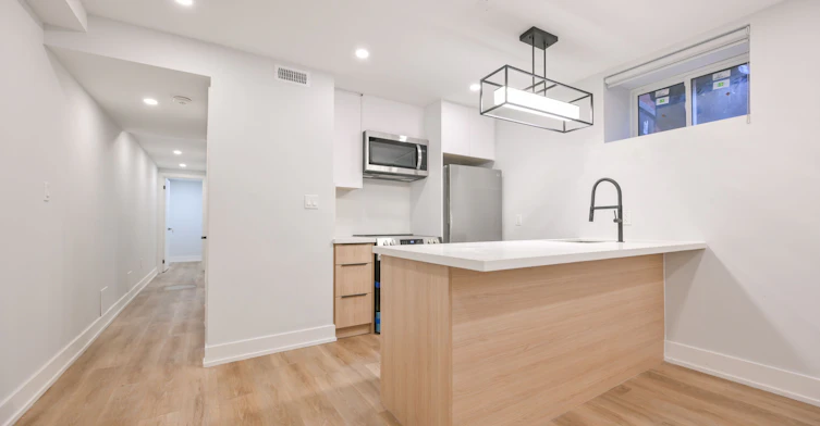 Lower-997 Dufferin Street, Toronto, ON, M6H 4B2 - 5