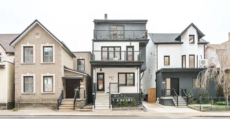 Lower-997 Dufferin Street, Toronto, ON, M6H 4B2