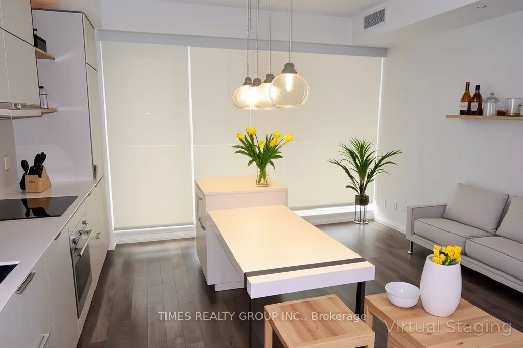 1304-197 Yonge Street, Toronto, ON, M5B 1M4 - 5