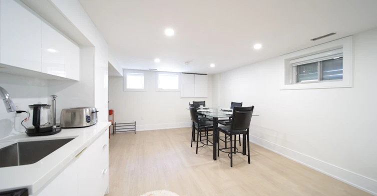 270 Brighton Avenue, Toronto, ON, M3H 4E9 - 4