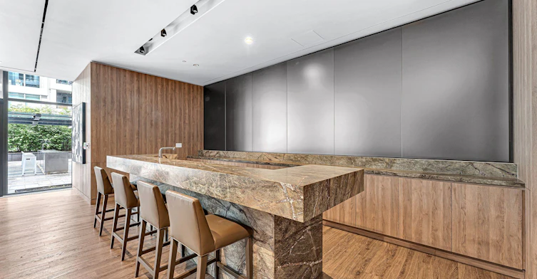 519-27 Bathurst Street, Toronto, ON, M5V 0R1 - 27