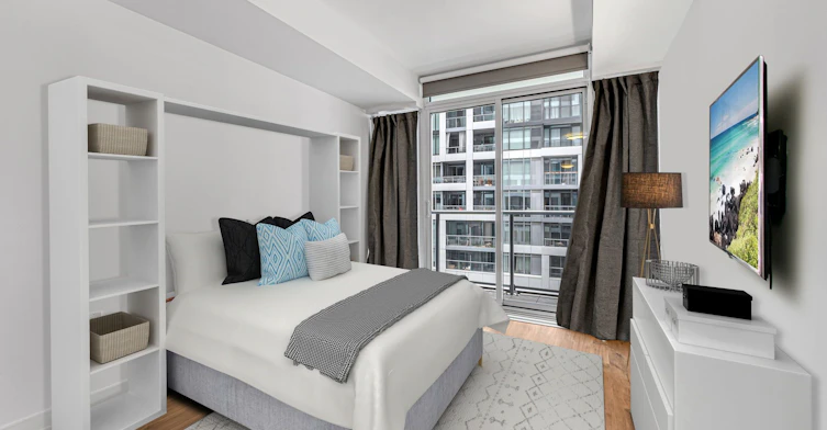 519-27 Bathurst Street, Toronto, ON, M5V 0R1 - 4