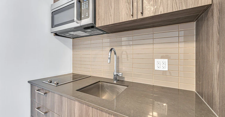 519-27 Bathurst Street, Toronto, ON, M5V 0R1 - 9