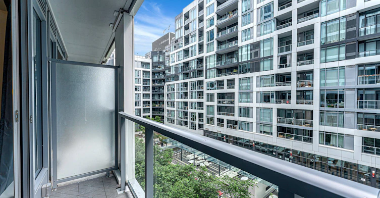 519-27 Bathurst Street, Toronto, ON, M5V 0R1 - 17