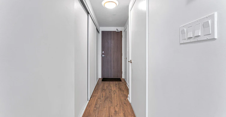 519-27 Bathurst Street, Toronto, ON, M5V 0R1 - 11