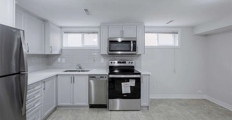 Bsmt-52 Farrell Avenue, Toronto, ON, M2R 1C9 - 14