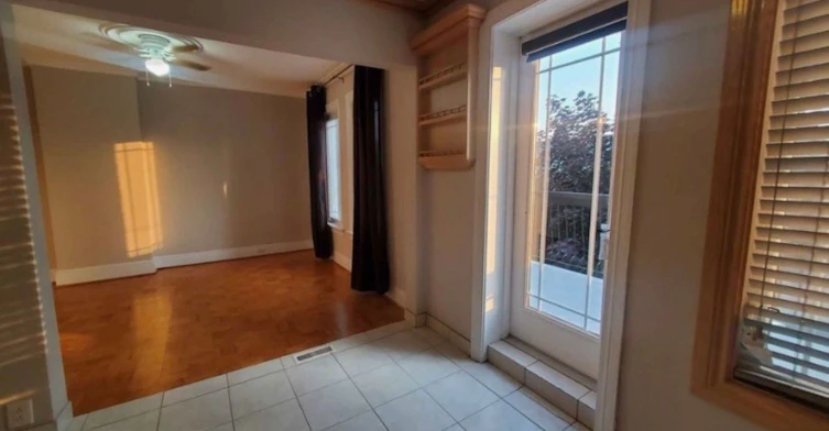 Upper-331 St Clarens Avenue, Toronto, ON, M6H 3W2 - 9