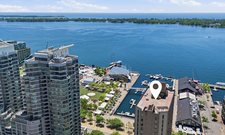 1702-250 Queens Quay W