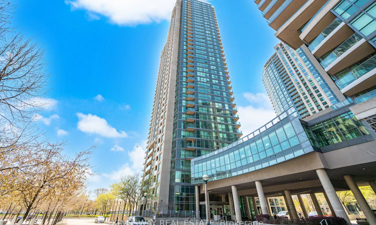 3211-215 Fort York Boulevard