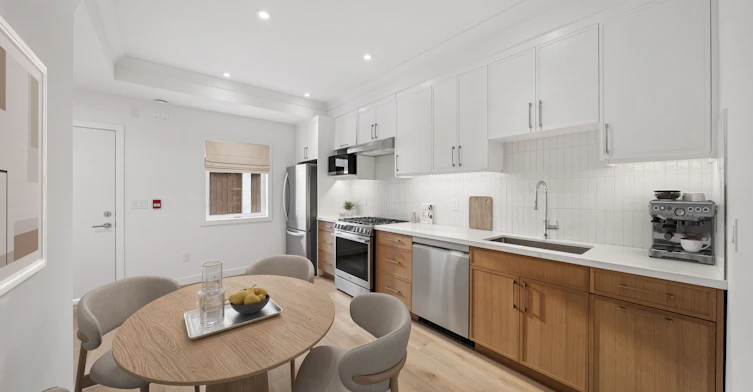 10-91 Barton Avenue, Toronto, ON, M6G 1P7