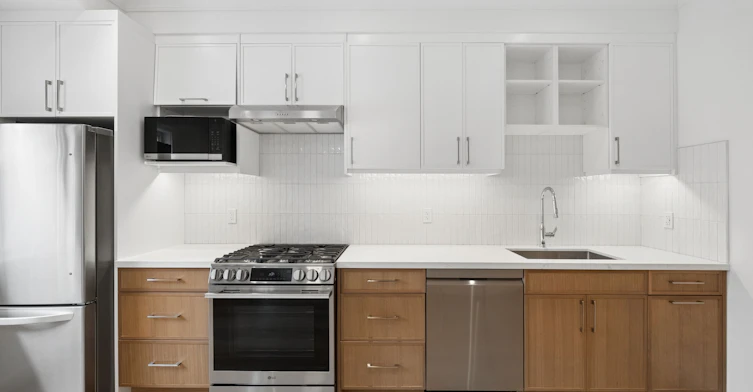 10-91 Barton Avenue, Toronto, ON, M6G 1P7 - 2