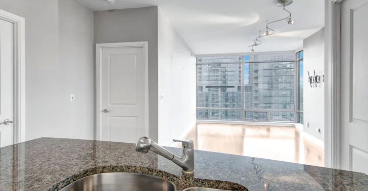 2505-18 Yorkville Avenue, Toronto, ON, M4W 3Y8 - 13