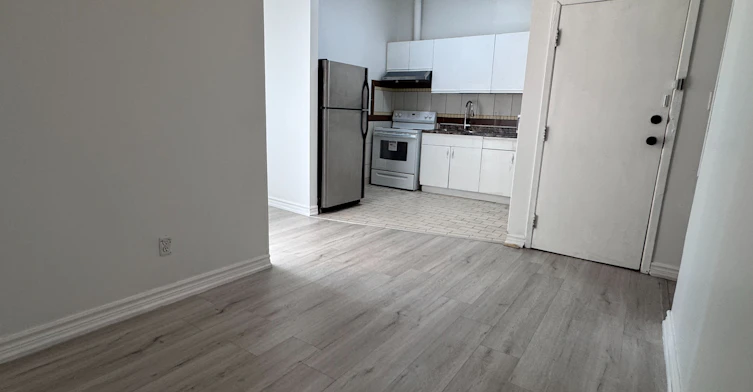 3rd FL #2-450 Spadina Avenue, Toronto, ON, M5T 2G8 - 2